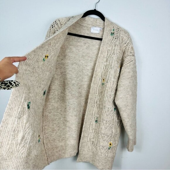Lush Wool Blend Oatmeal Embroidered Floral Knit Cardigan Sweater Women size L - Picture 9 of 13
